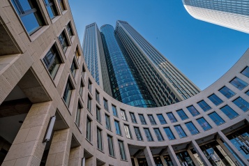 K-1 BusinessClub Tower 185