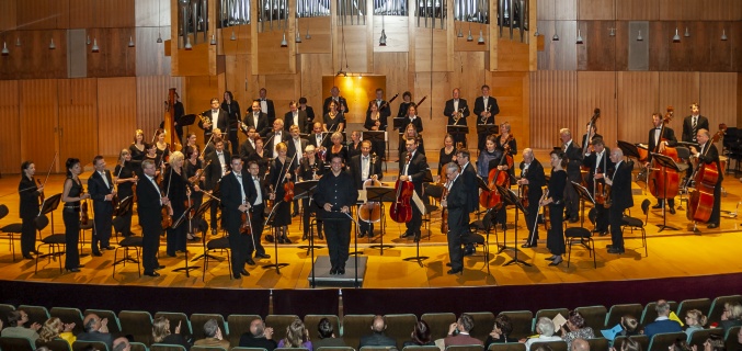 Orchester in M&uuml;nchen auf einer B&uuml;hne